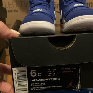 Jordan legacy size 6C